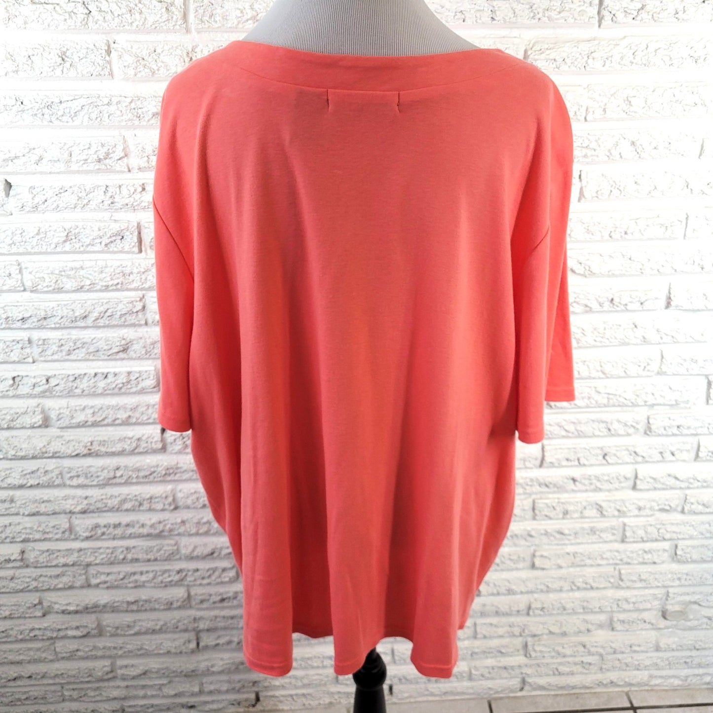 Crystal Kobe Womens Top 2X Plus Tunic Short Sleeve Pink Beaded Casual Comfy