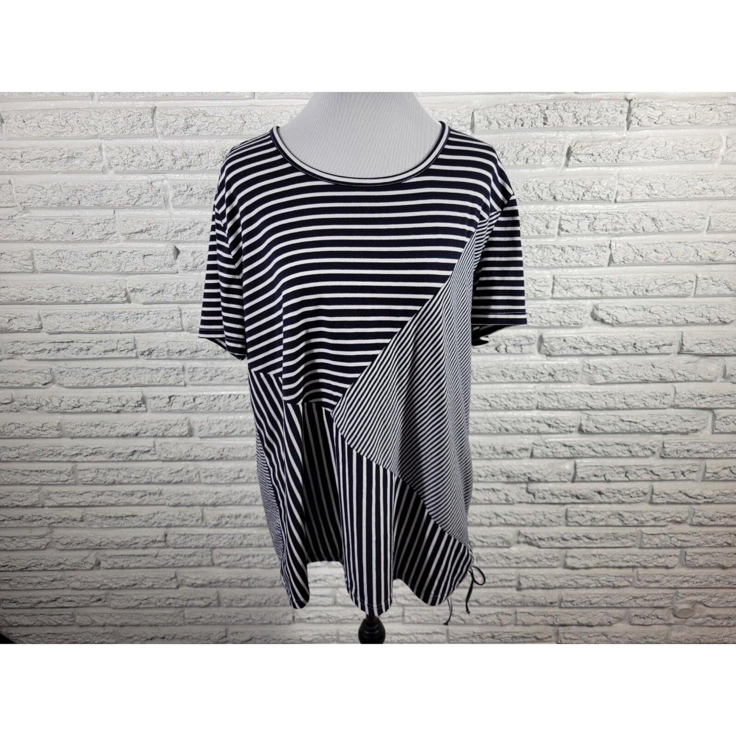 Sag Harbor Womens Top 2X Plus Tee Short Sleeve Blue Stripe Tied Hem Casual