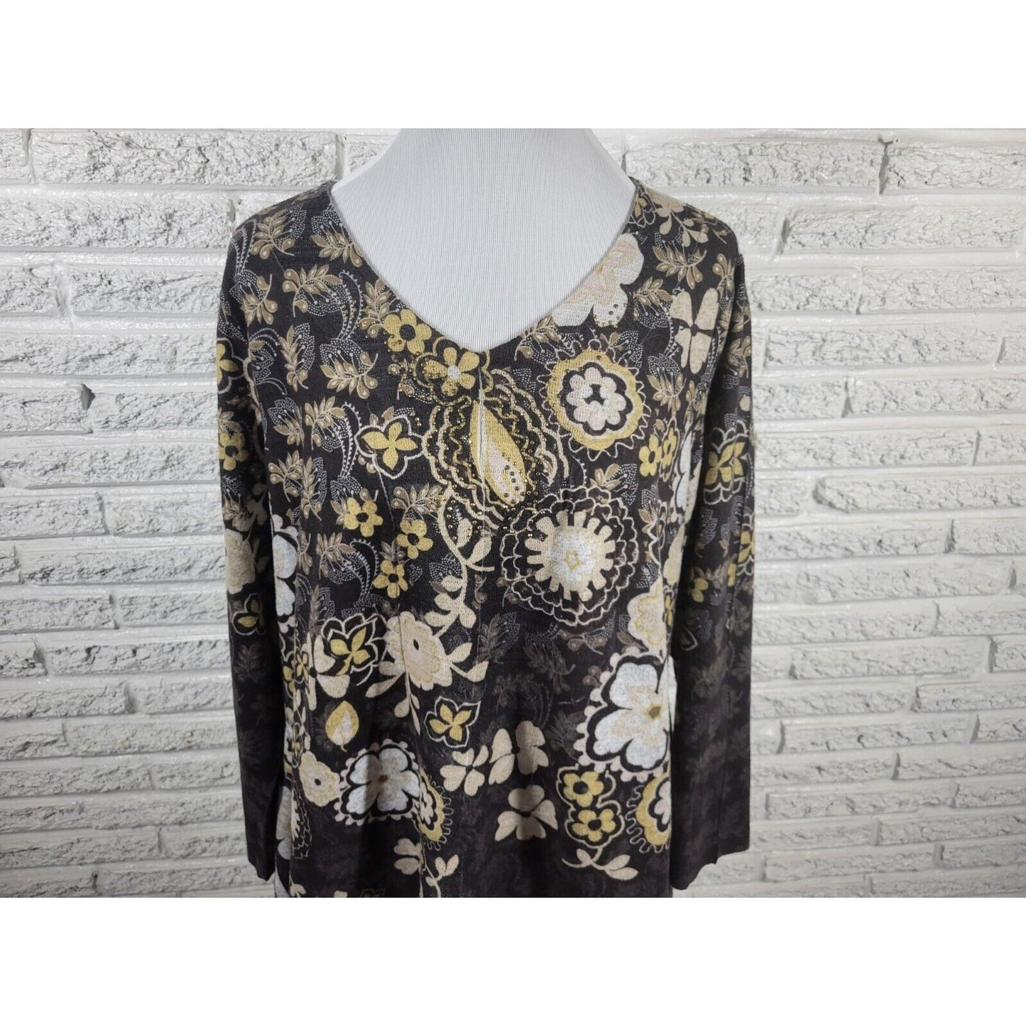 Live Let Live Women Top 1X Tunic Knit Black Floral Asymmetric Poly Blend Studded