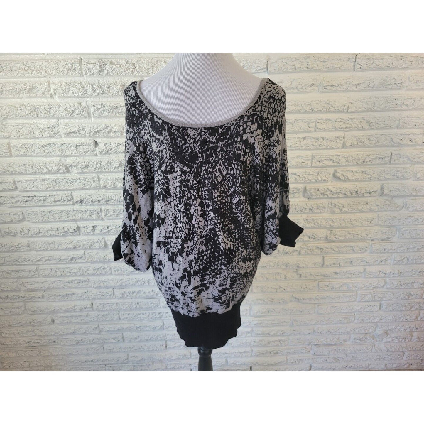 Worthington Womens Sweater 1X Plus Dolman Sleeve Black Watercolor Lightweight