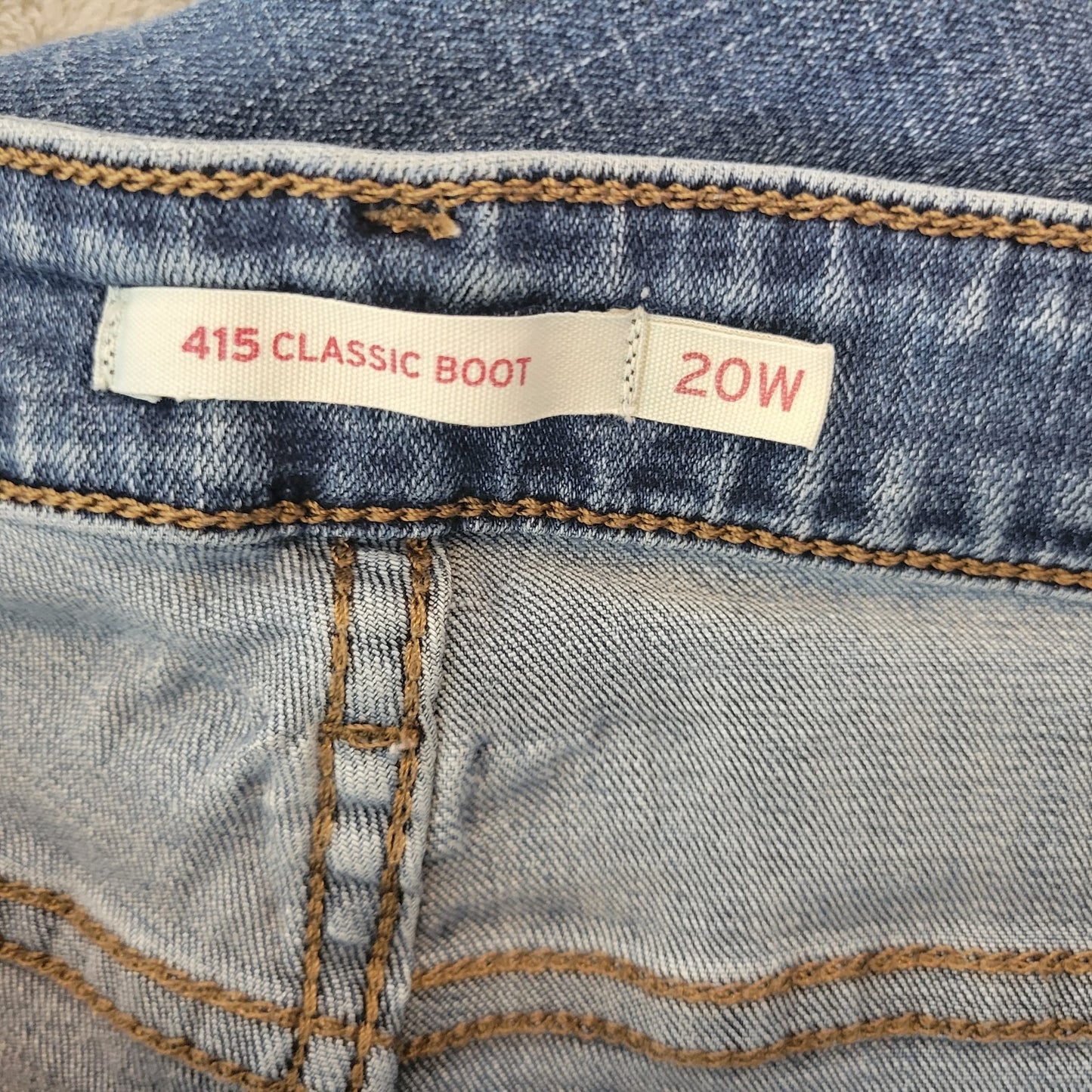 Levis 415 Womens Jeans 20W Plus Classic Boot Cut Medium Blue Denim Comfy Zip Fly