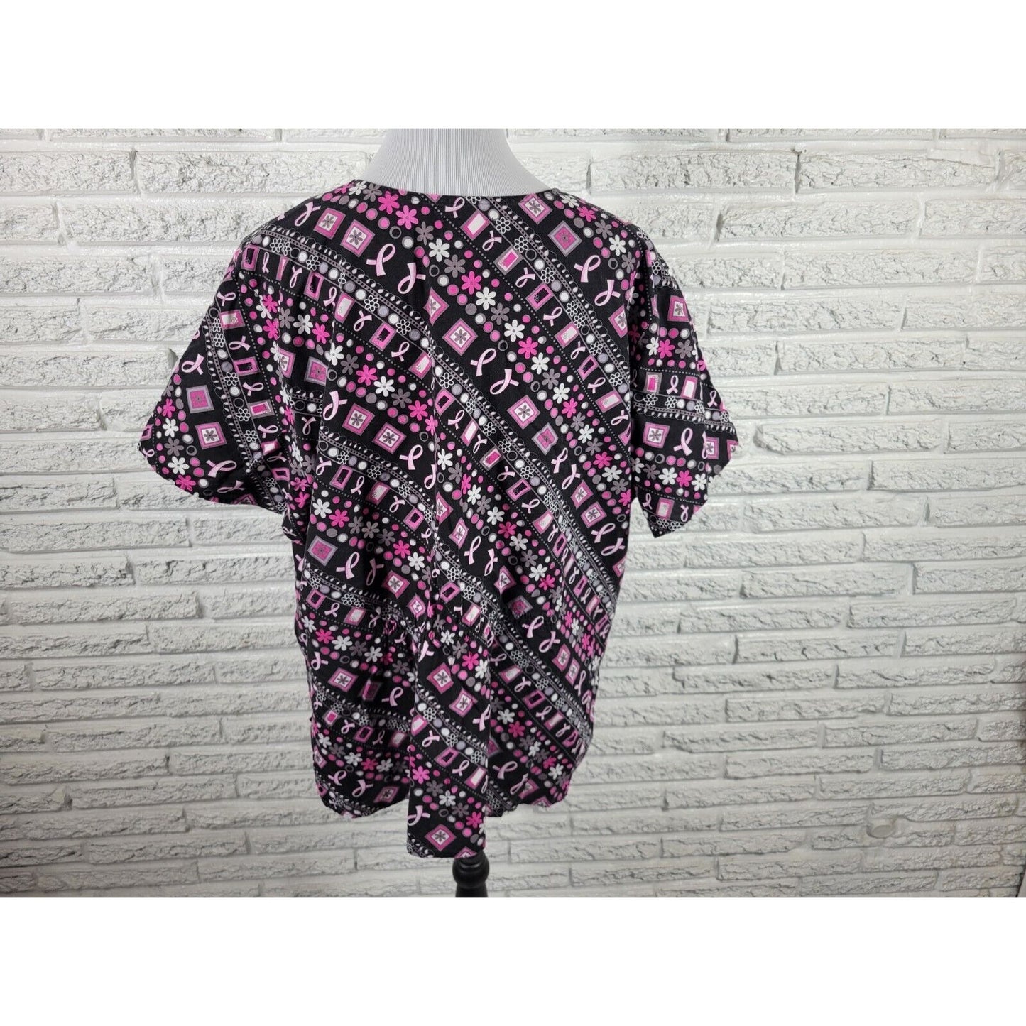 Peaches Scrub Top 3XL Short Sleeve Breast Cancer Awareness Ribbon Pockets Pink