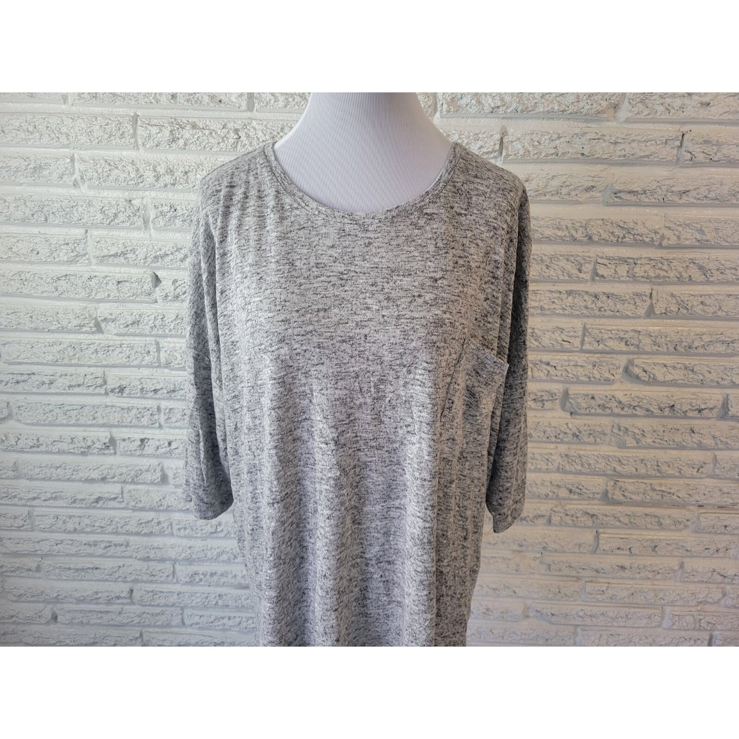 Chelsea Theodore Womens Top XXL Plus Tee Short Sleeve Gray Heather Pocket New