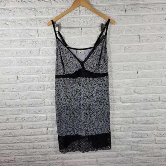 Avenue Womens Plus Size 30/32 Nightgown Black Lace Trim V-Neck Chemise Sleepwear