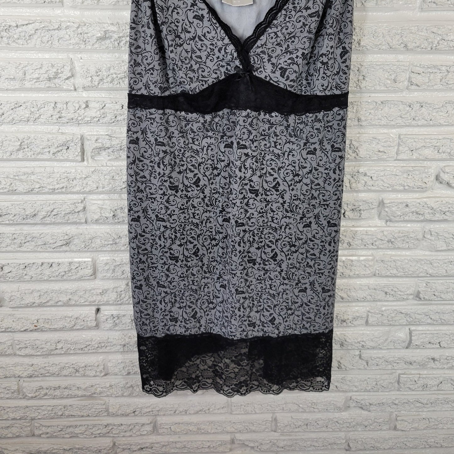Avenue Womens Plus Size 30/32 Nightgown Black Lace Trim V-Neck Chemise Sleepwear