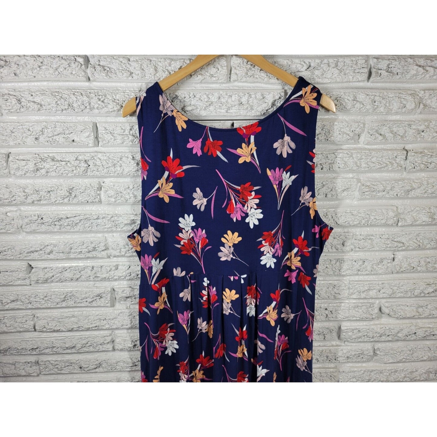 St Johns Bay Womens Dress 2X Sleeveless Shift Blue Floral Career Casual Stretchy