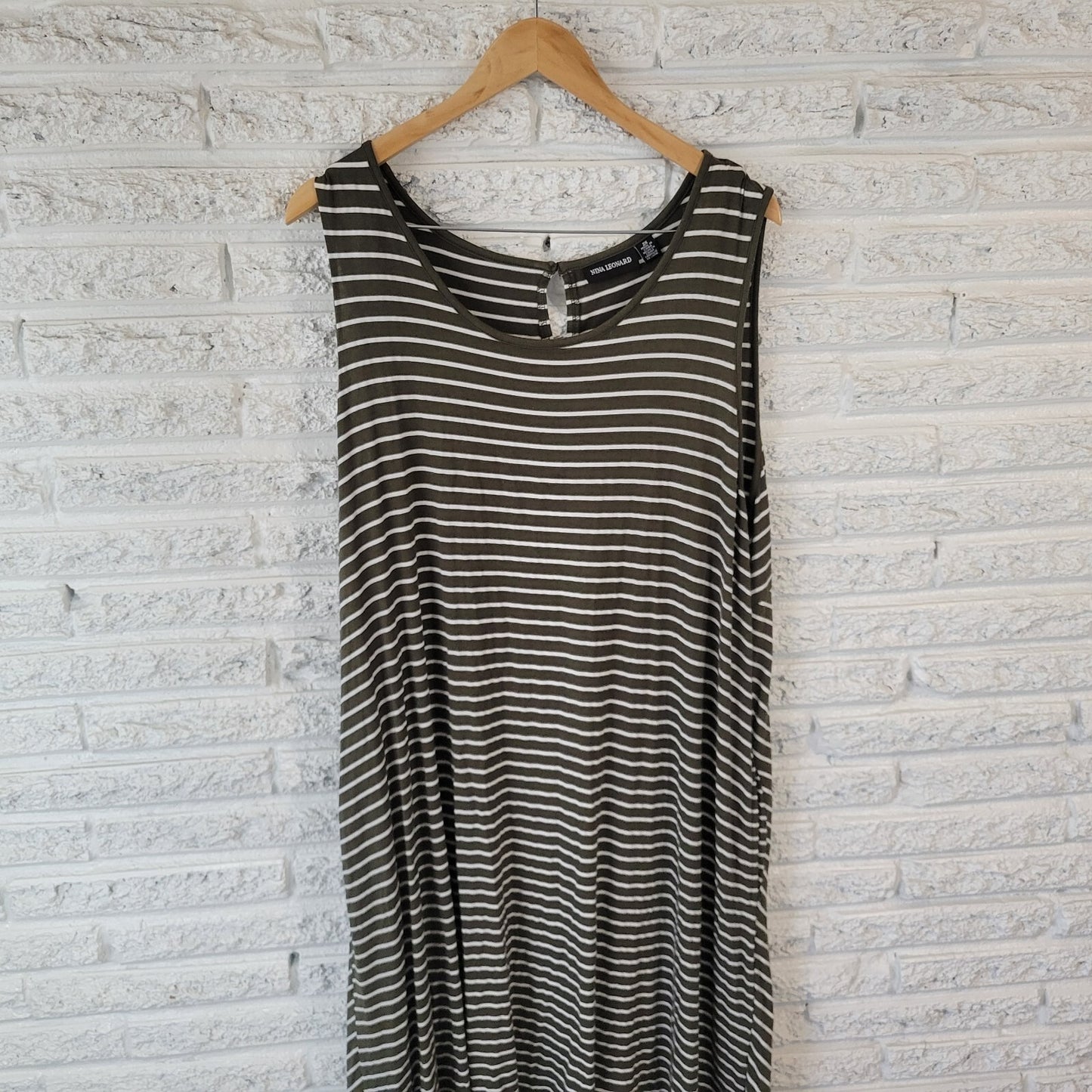 Nina Leonard Women Dress 2X Plus Sleeveless Shift Lightweight Green White Stripe