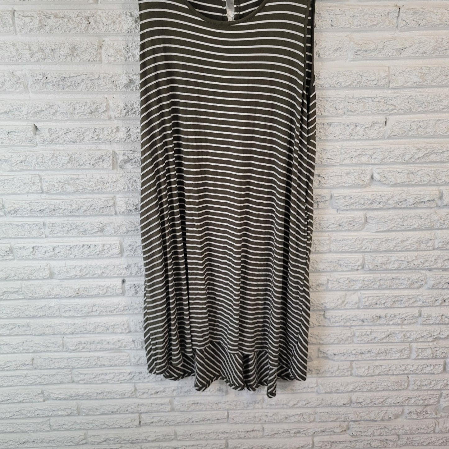 Nina Leonard Women Dress 2X Plus Sleeveless Shift Lightweight Green White Stripe