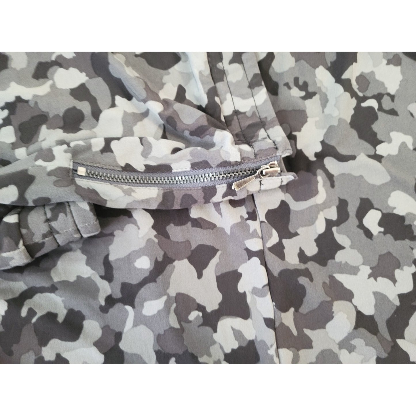 Susan Graver Womens Pants 5XP Plus Zip Hems Knit Black Camo Poly Blend Comfy