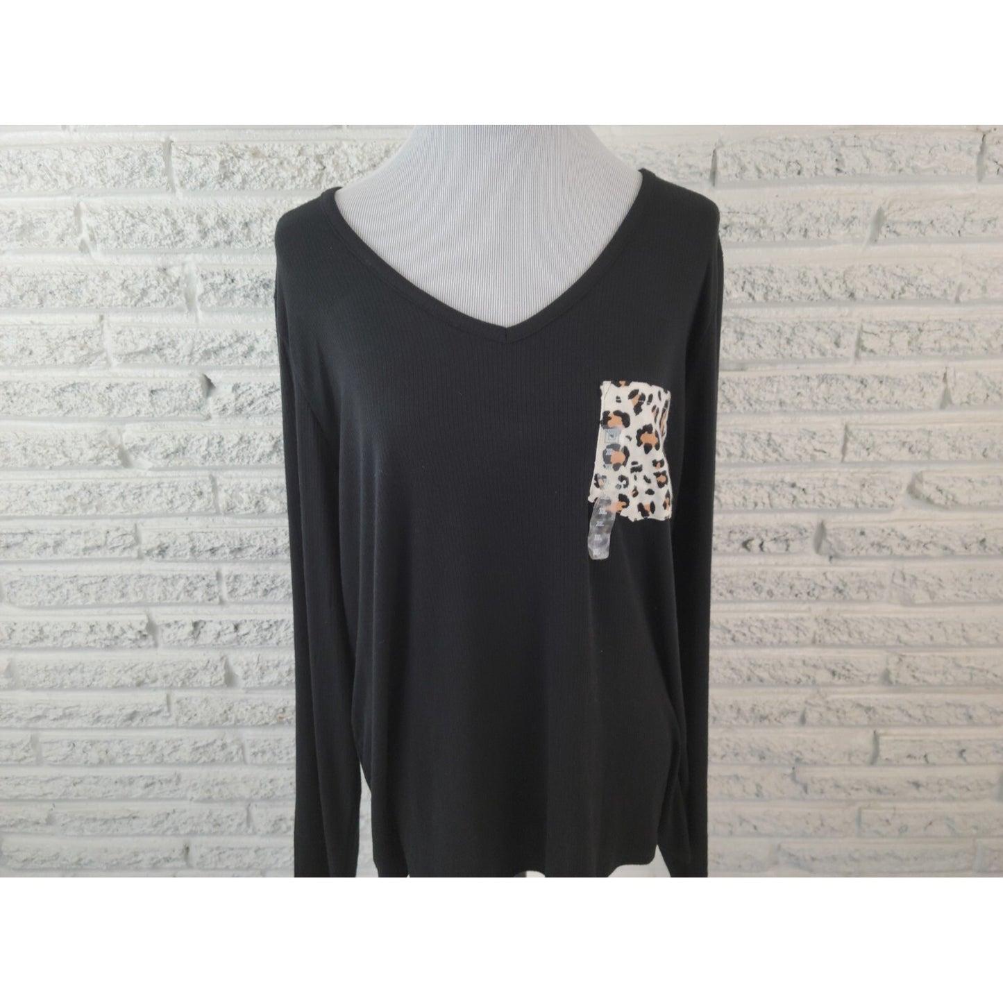 Liz Claiborne Womens Top Extra Large XL Pajama Knit Black Pocket Pullover New