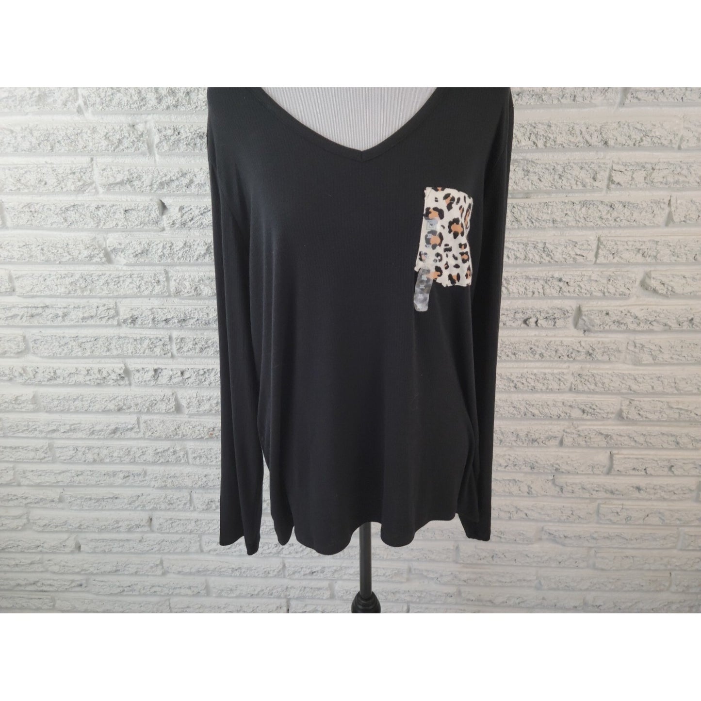 Liz Claiborne Womens Top Extra Large XL Pajama Knit Black Pocket Pullover New