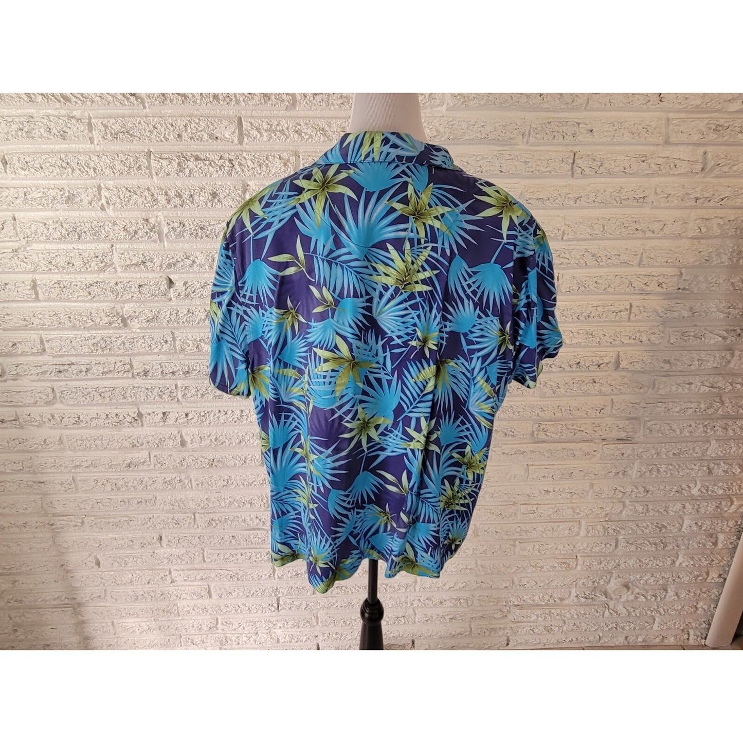 CM Shapes Women Shirt 2X Plus Short Sleeve Pocket Blue Floral Button Up Casual