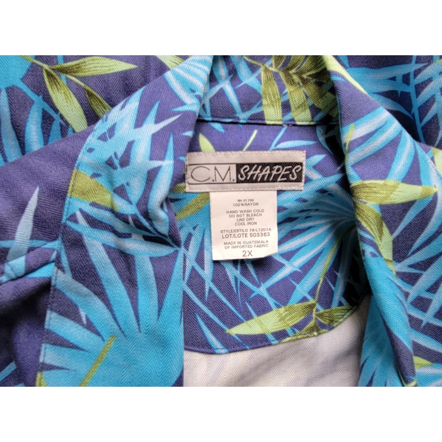 CM Shapes Women Shirt 2X Plus Short Sleeve Pocket Blue Floral Button Up Casual